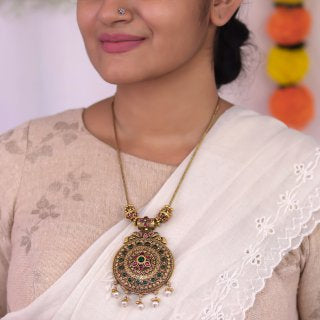 ANTIQUE CHAIN PENDANT