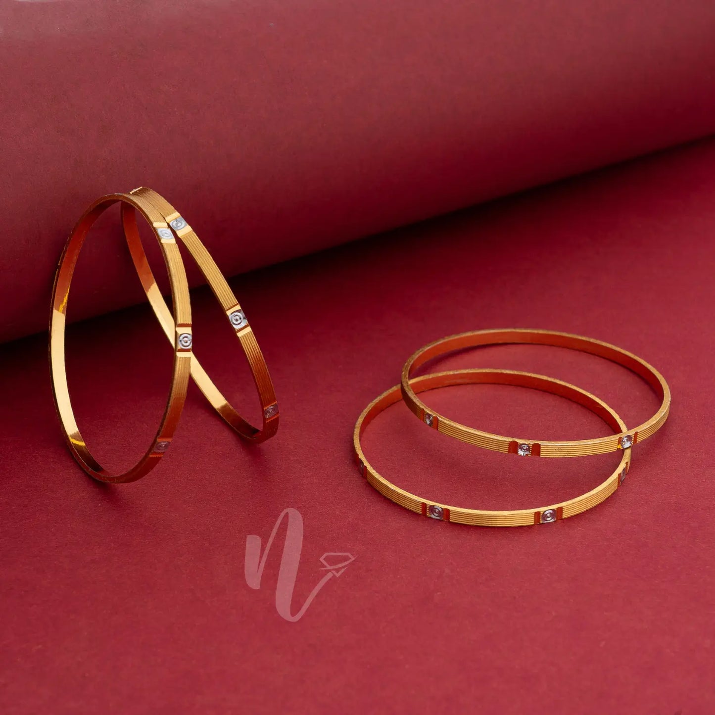GOLD PLATED MODEL BANGLE