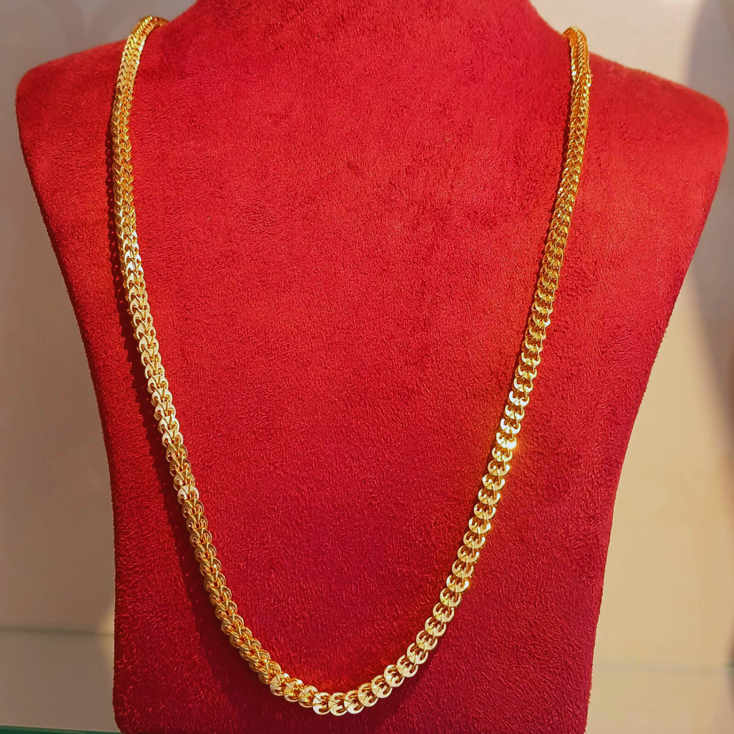 GOLD PLATED TRADITIONAL MODEL CHAIN