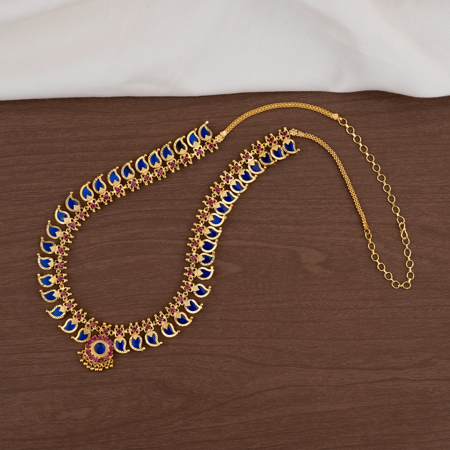 Mango necklace 20 petels blue