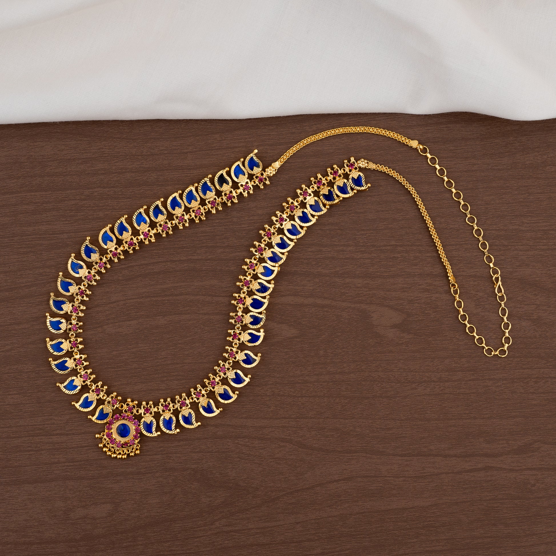 Mango necklace 20 petels blue