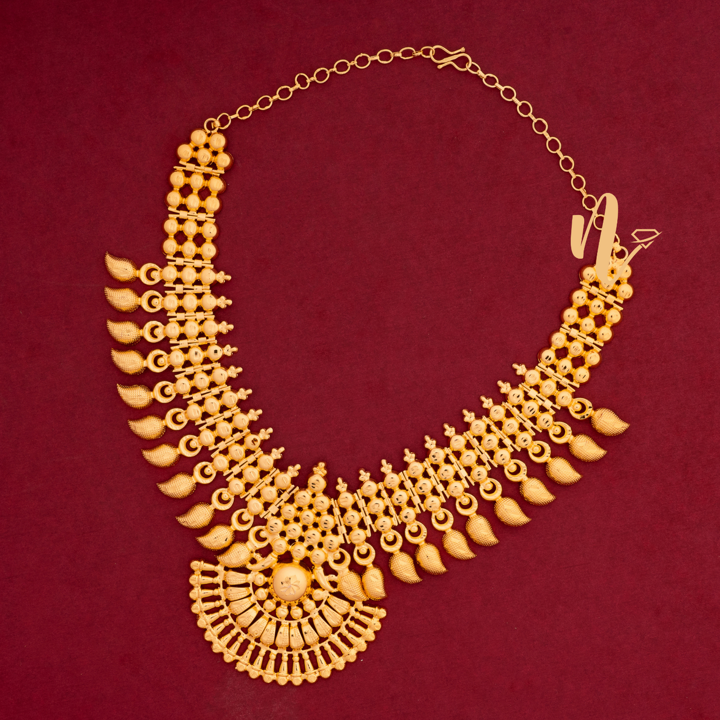 GOLD PLATED NECKLACE