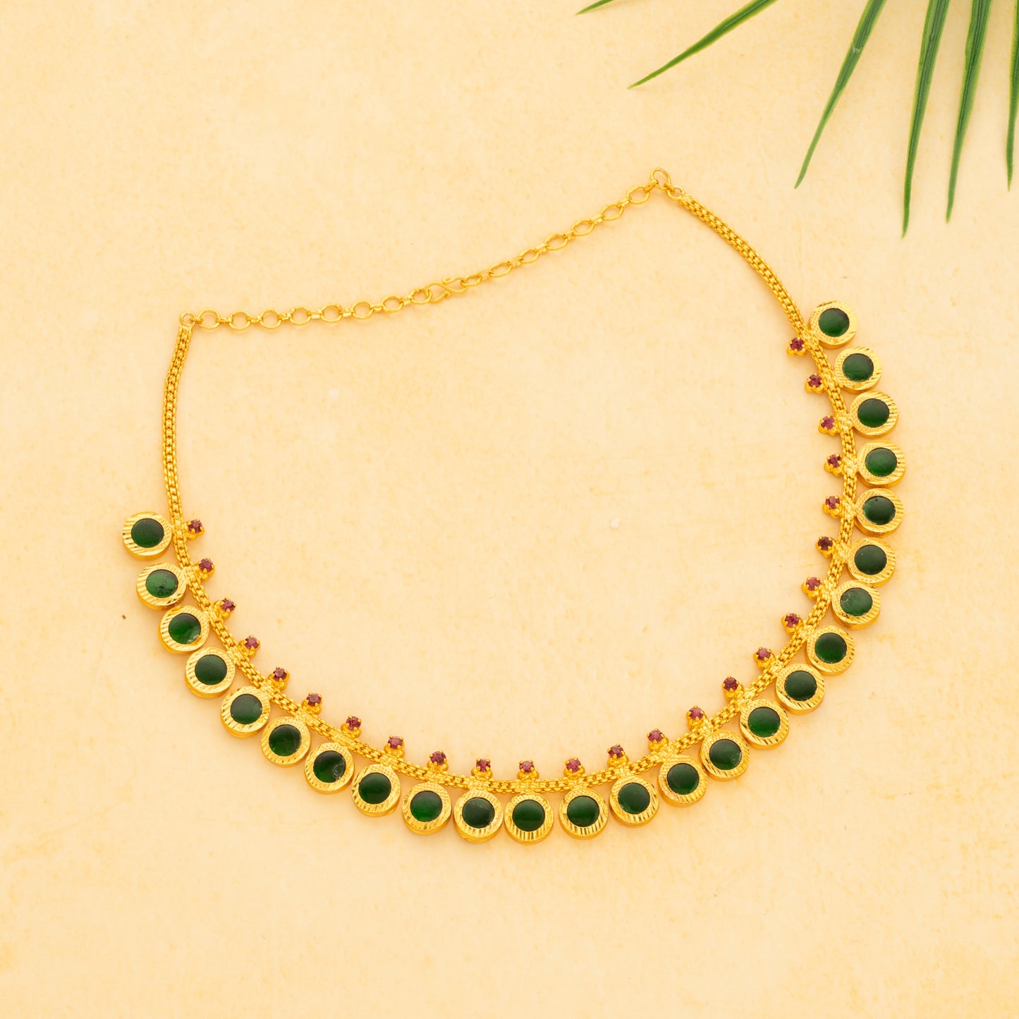 ROUND PALAKKA NECKLACE 25 PETELS GREEN N44 G