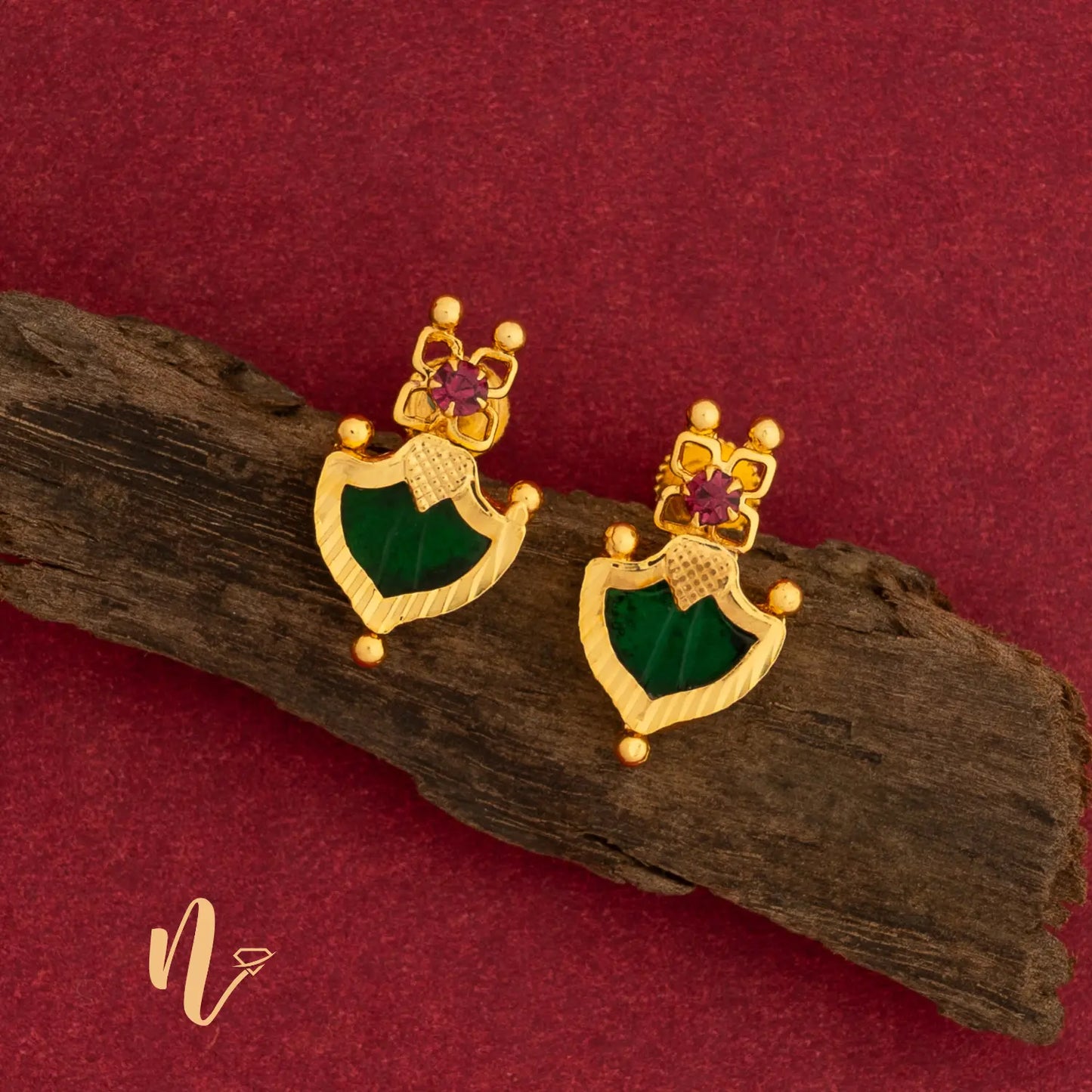 gold plated palakka stud