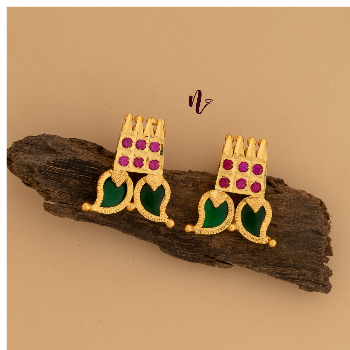 gold plated Mango stud