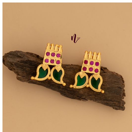 gold plated Mango stud