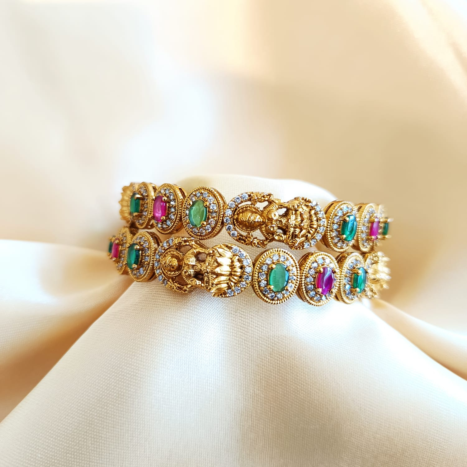 ANTIQUE STONE BANGLE 