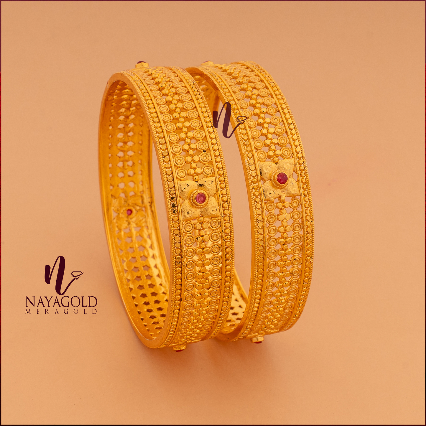  BANGLE WITH PINK STONE