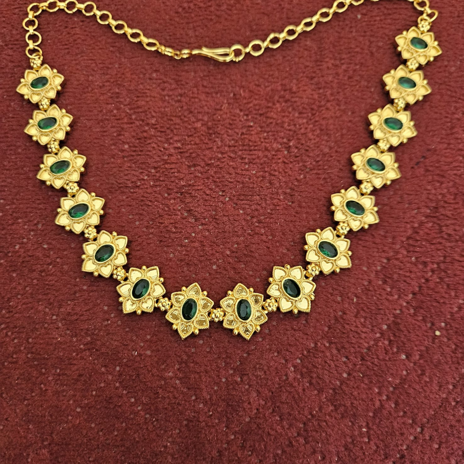 FLOWER NECKLACE