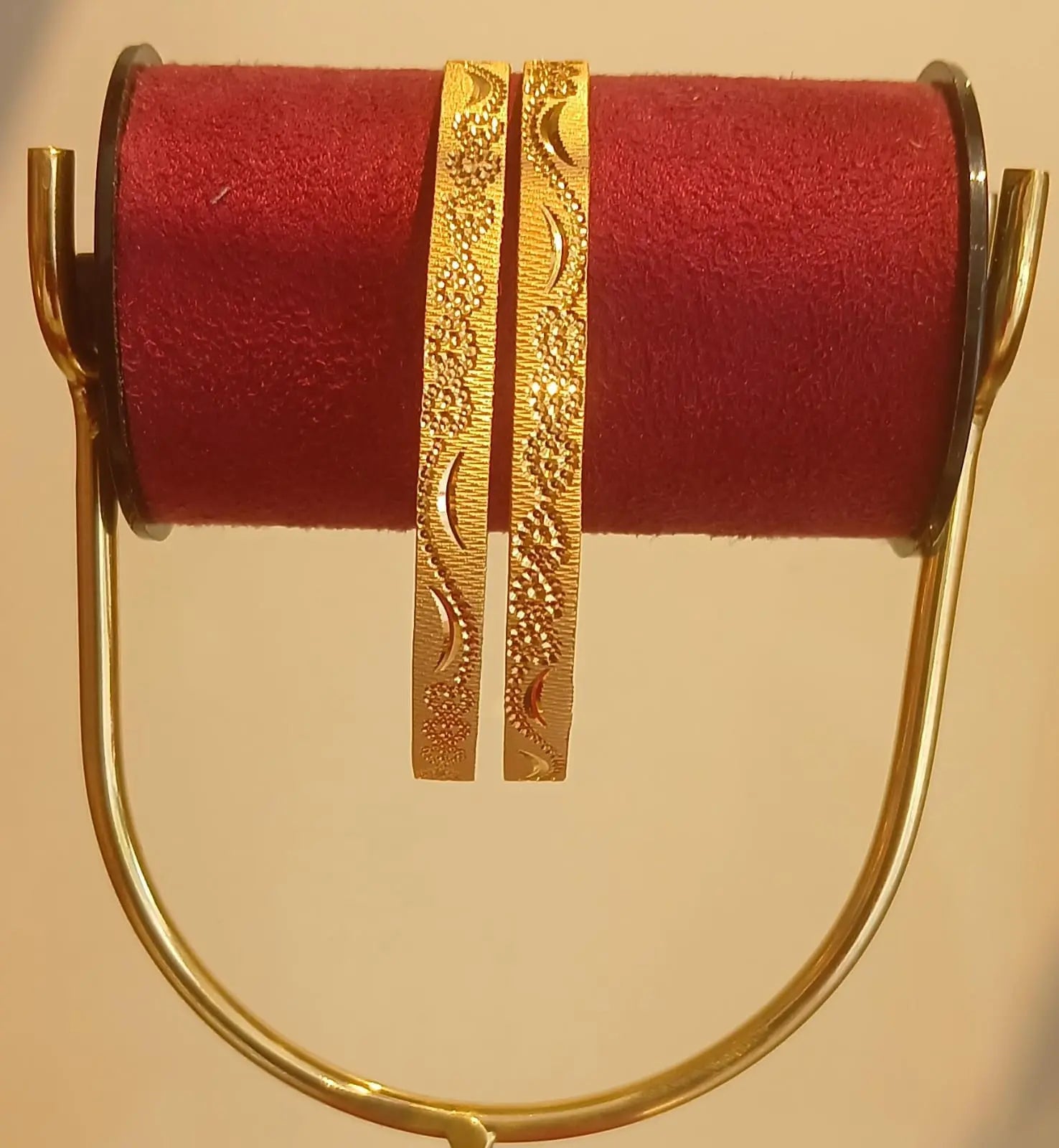 GOLD PLATED BANGLE 