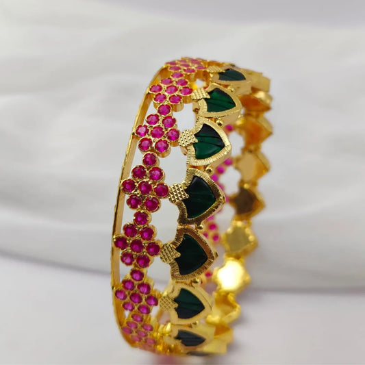 GOLD PLATED FLOWER BANGLE