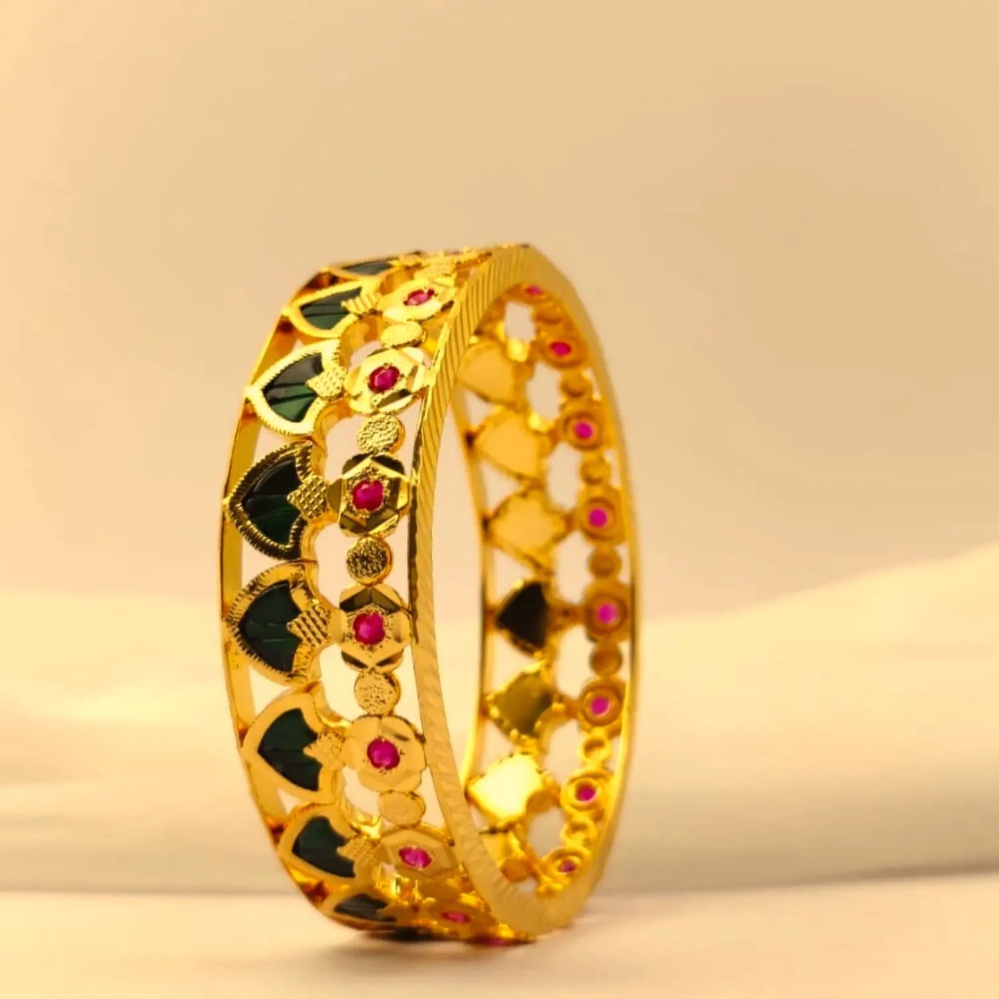 GOLD PLATED GREEN FLOWER PALAKKA BANGLE 