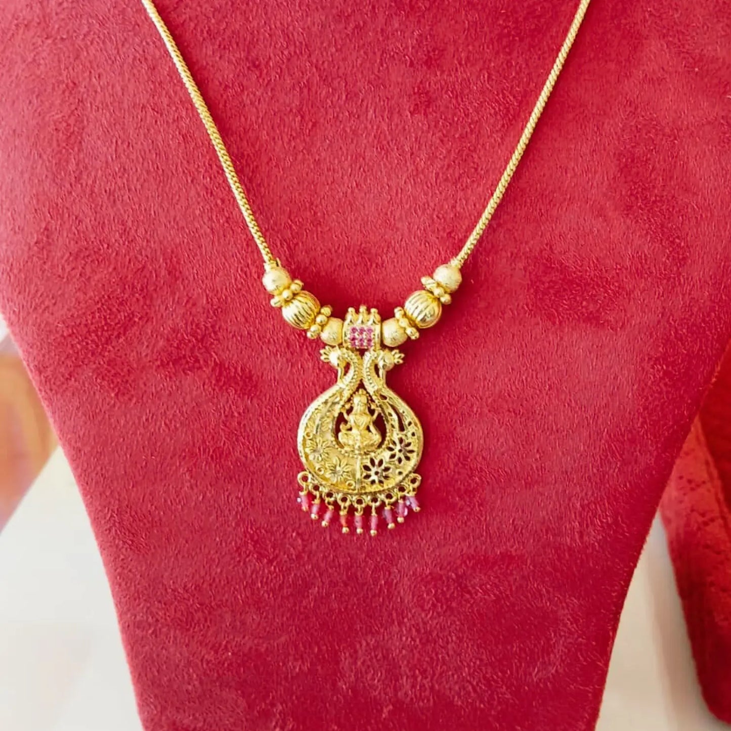 GOLD PLATED ULLIBALL CHAIN WITH LOCKET 