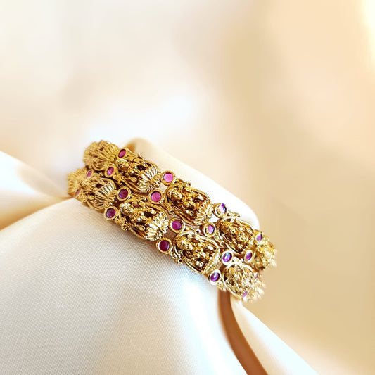 PINK STONE ANTIQUE BANGLE