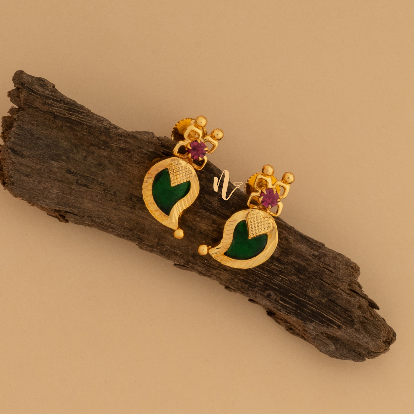 gold plated mango stud