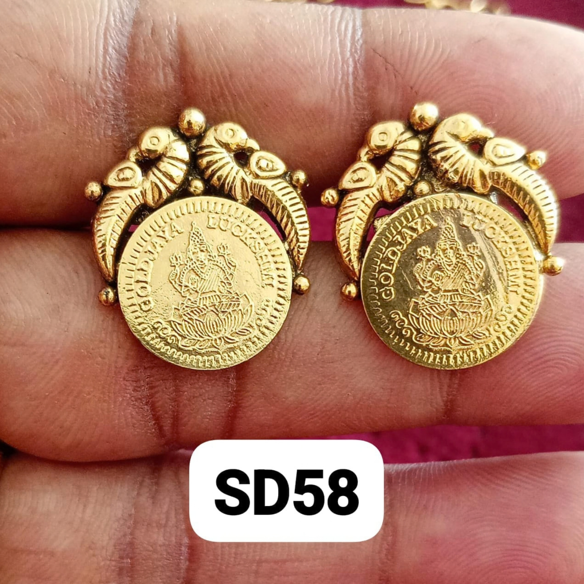 ANTIQUE COIN LAKSHMI STUD SD58